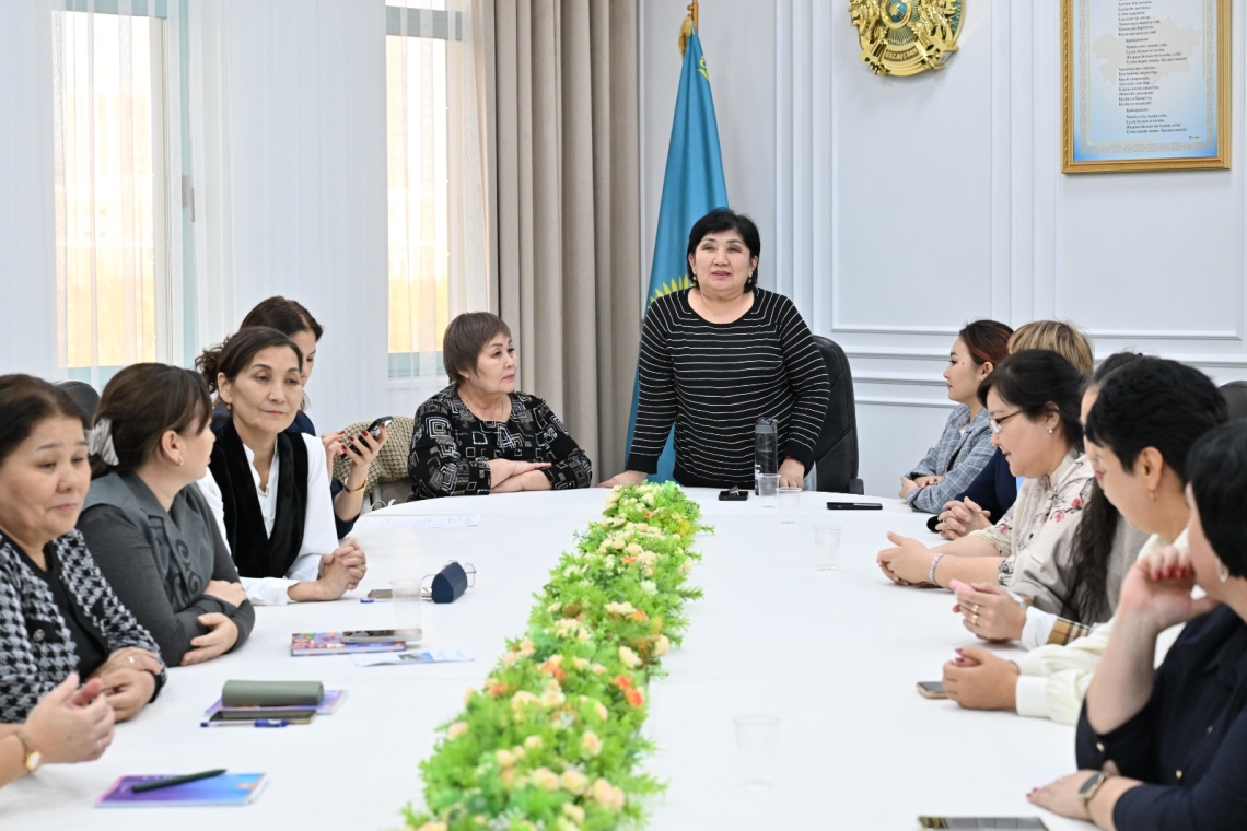 Қазақстан Республикасының Ұлттық архивінде «Мемлекеттік қызмет көрсету. Архивтік анықтамалар, архивтік құжаттардың көшірмелері мен архивтік үзінділер беру» тақырыбында семинар өтті. Іс-шара жоғары деңгейде ұйымдастырылып, қатысушыларға мемлекеттік қызмет 