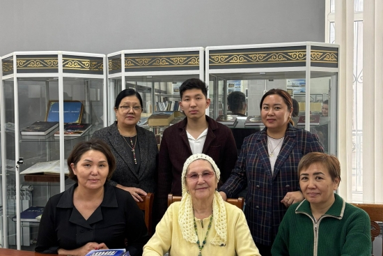 Белгілі қаламгер, Қазақстан Журналистер және Қазақстан Жазушылар одағының мүшесі Өріс Яшүкірқызы Яшкурова қолындағы өзінің құжаттарын архив қорына табыстады. Ол 1949 жылы  6 мамырда Қызылорда облысы, Сырдария ауданында туған.   “Боямасыз өмір”, әңгімелер 